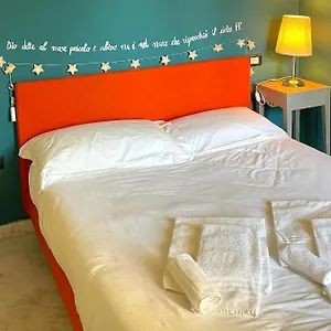 Spaziosa Con Letto Francese E Balcone A 500 Mt Dal Mare Marina Di Carrara