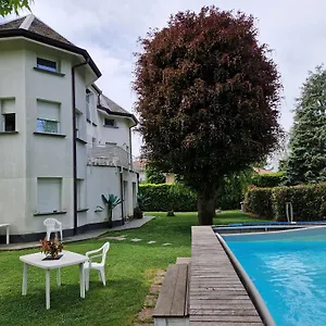 Beb Casa Di Lia Con Taverna Location Piccoli Eventi , Carugo Italia